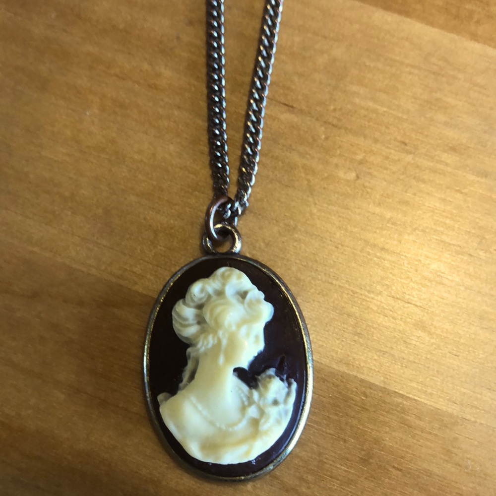 Cameo Pendant Necklace